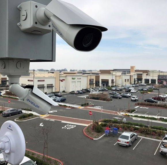 WIRELESS VS HARDWIRED SECURITY CAMERAS